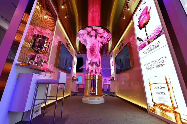 Lancome Brand Shop P4 Trumpet LED Display