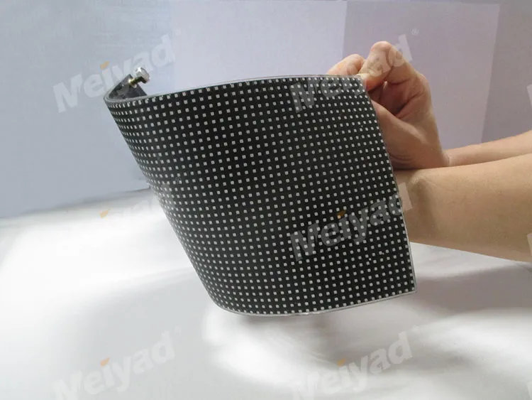 The bending demonstration to Meiyad P4 outdoor LED soft module