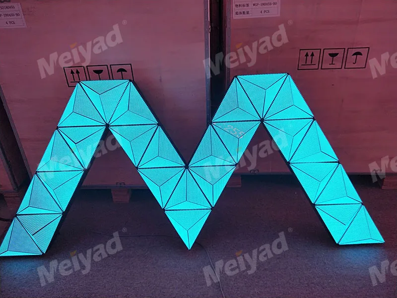 M-shaped LED display P5