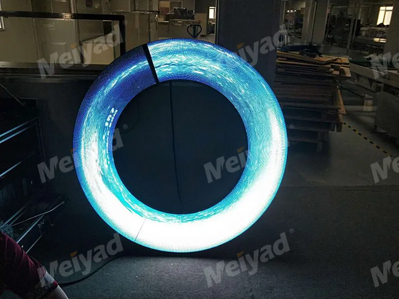 Donut LED display P4